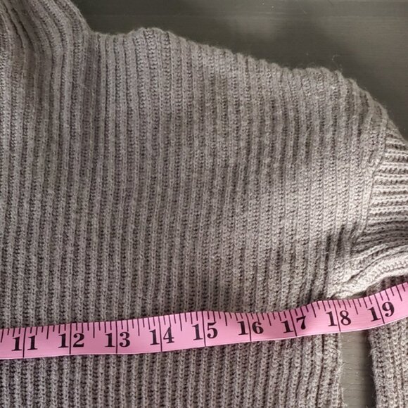 Express Curved Hem Funnel Neck - Picture 6 of 8